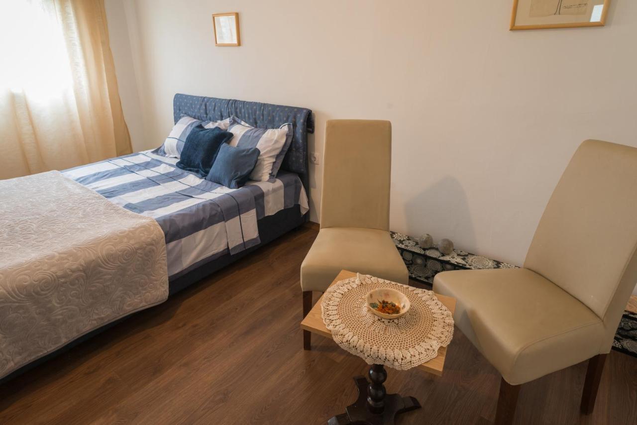 Villa Kuca Na Selu + Besplatan Parking Nikšić Esterno foto